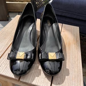 Michael Kors Caroline mid height pump size 8.5